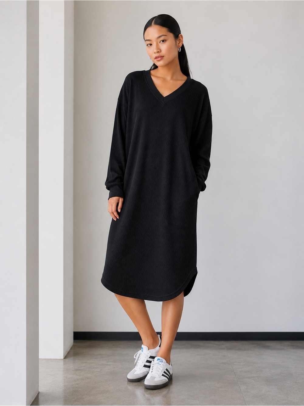 Uniqlo Black Waffle Knit V-Neck Long Sleeve Midi Dress Size Medium